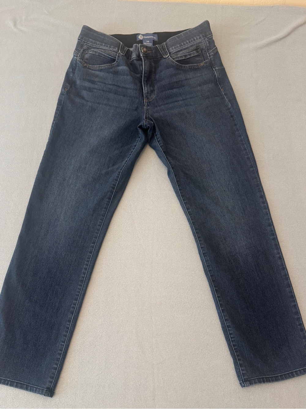 Democracy Jeans Women’s 
Size 12.    Dark Indigo Wash 
AB Tech 
Straight Leg